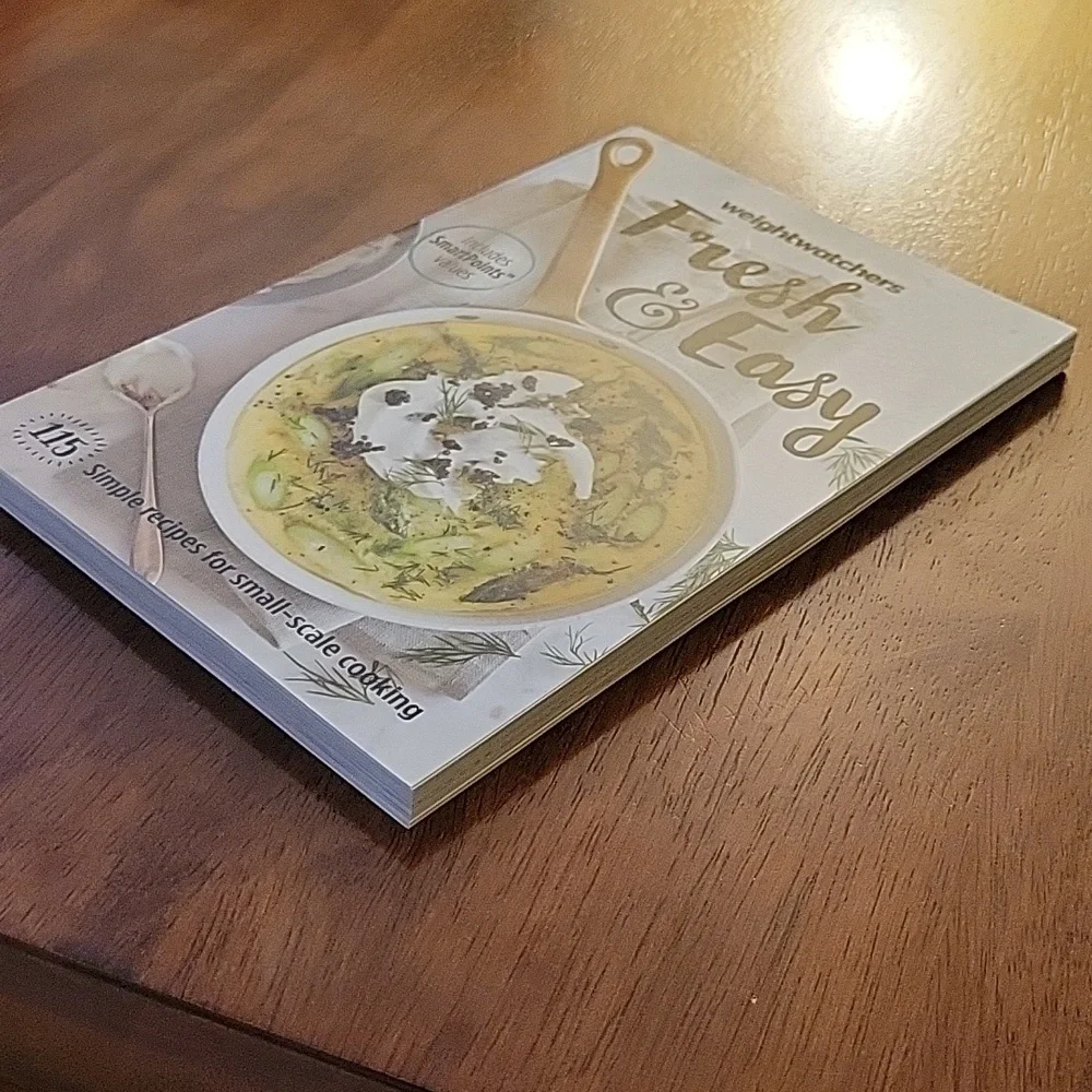 ● NWOT: Weight Watchers Fresh & Easy Cookbook